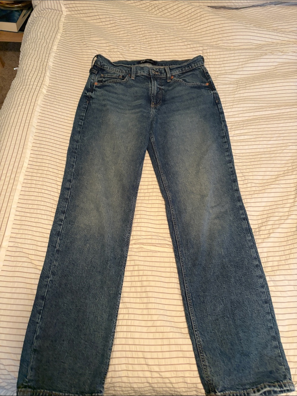 GAP Women's 90s Loose Jeans in Washed Blue Denim